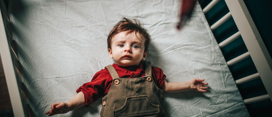 Como colocar botão em macacão de bebê: Dicas práticas para os pais!