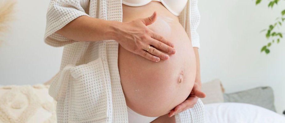 Com quantas semanas o bebê sente o carinho na barriga? Descubra esse momento especial!